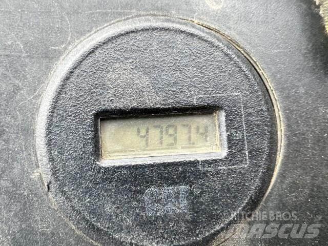 CAT CP-563C 廃棄物コンパクター