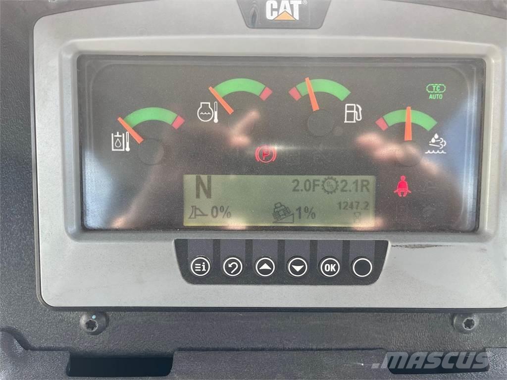 CAT D3K2 LGP ブルドーザー