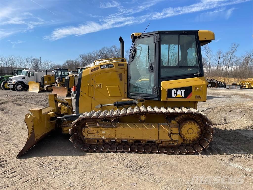 CAT D3K2 LGP ブルドーザー