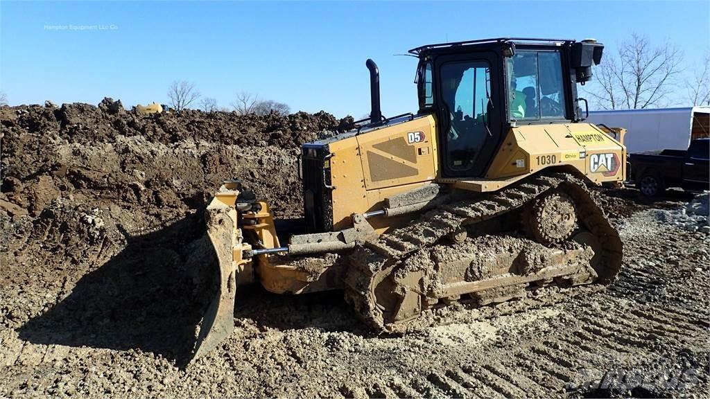CAT D5 ブルドーザー