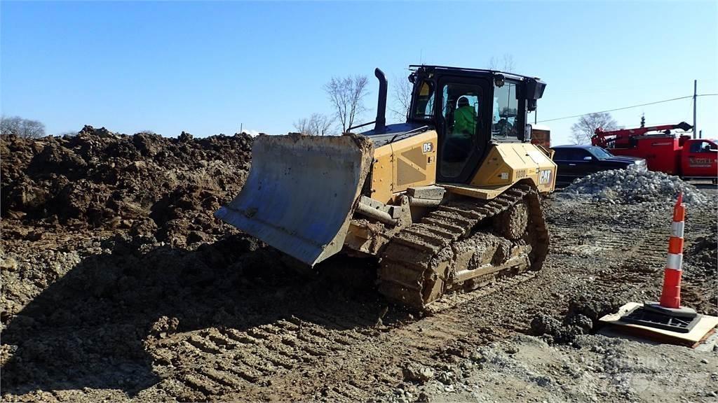 CAT D5 ブルドーザー