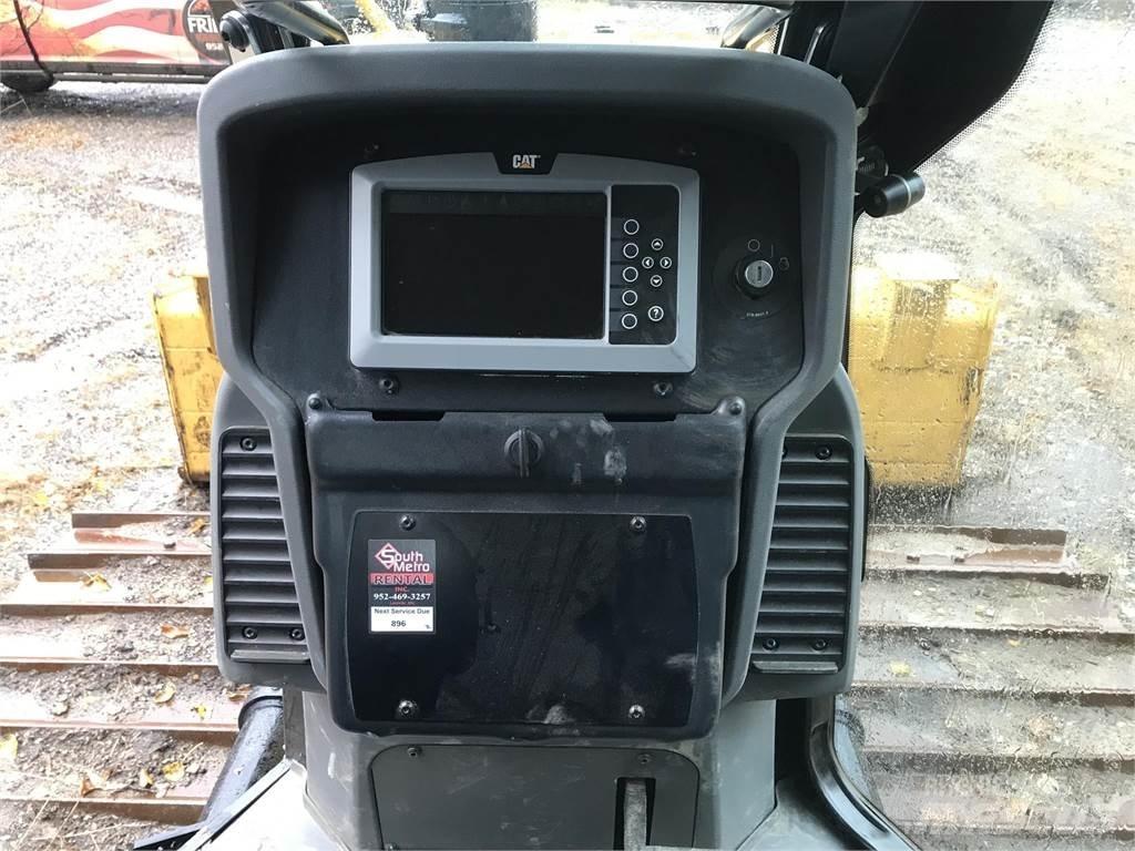 CAT D5K2 LGP ブルドーザー