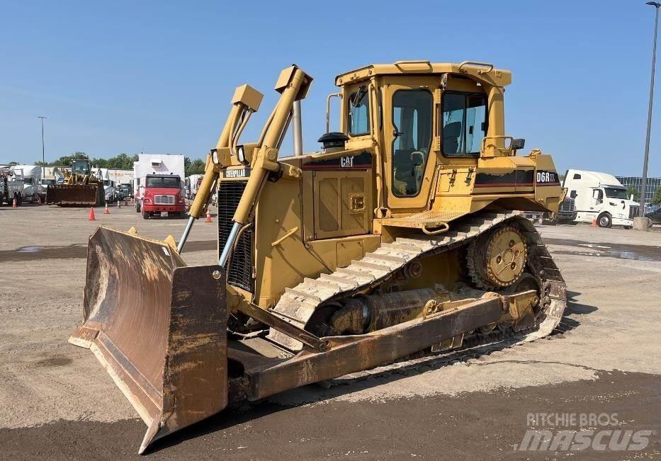 CAT D6R ブルドーザー