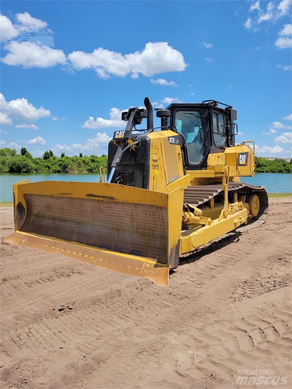 CAT D7E LGP ブルドーザー