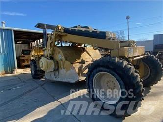 CAT RM-300 アスファルトリサイクルマシン