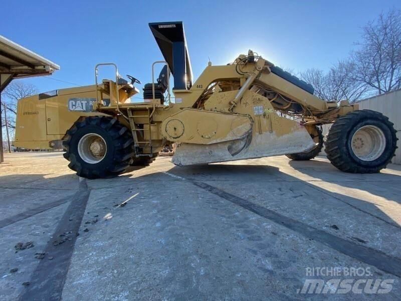 CAT RM-300 アスファルトリサイクルマシン