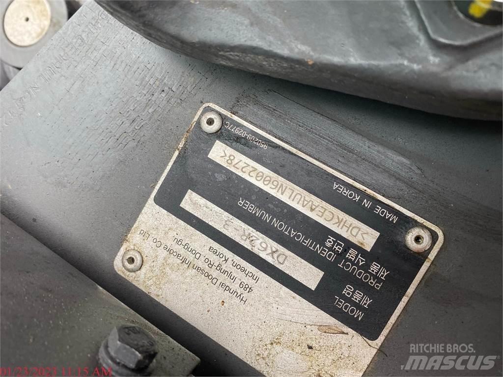 Develon DX62R-3 大型油圧ショベル12t以上（パワーショベル・ユンボ）