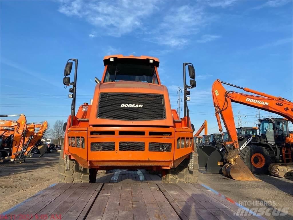 Doosan DA30-5 アーティキュレート式ダンプトラック