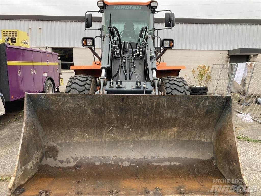 Doosan DL200TC-5 ホイールローダー・タイヤショベル