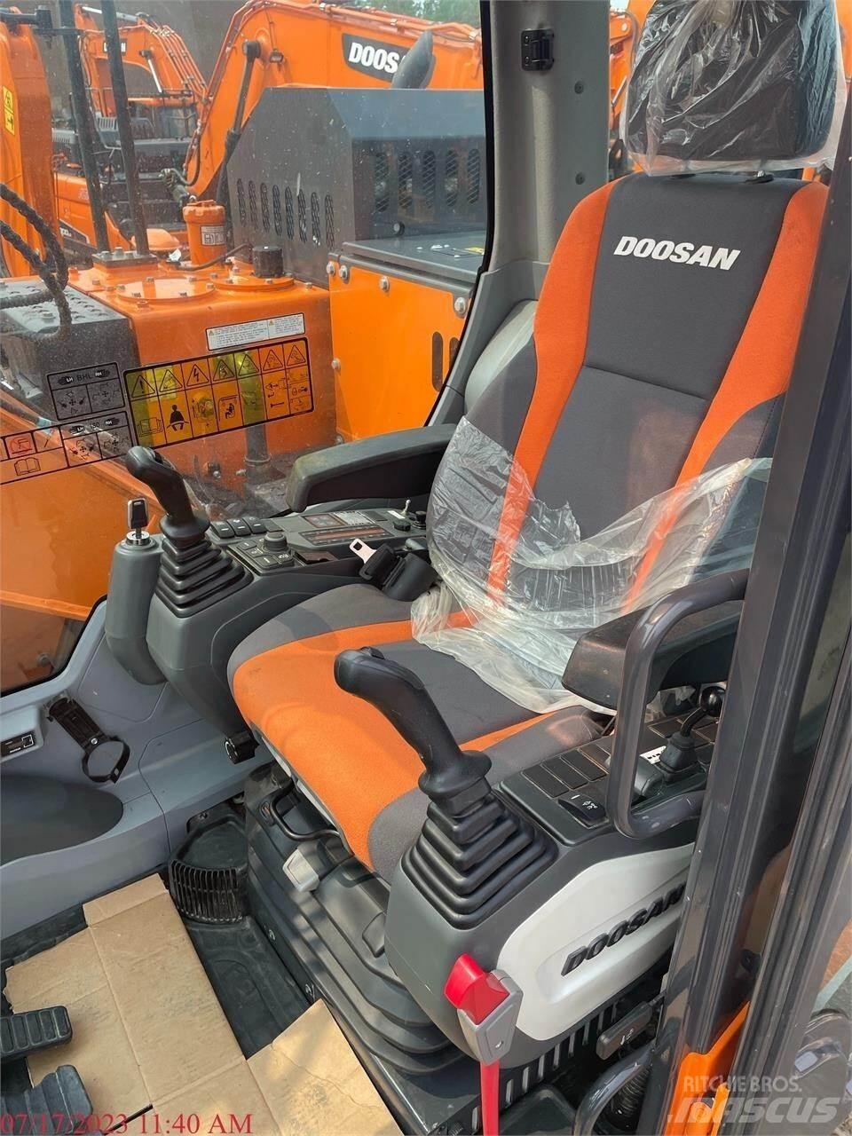 Doosan DX140 LC-5 大型油圧ショベル12t以上（パワーショベル・ユンボ）