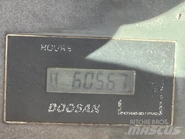 Doosan DX225 LC 大型油圧ショベル12t以上（パワーショベル・ユンボ）
