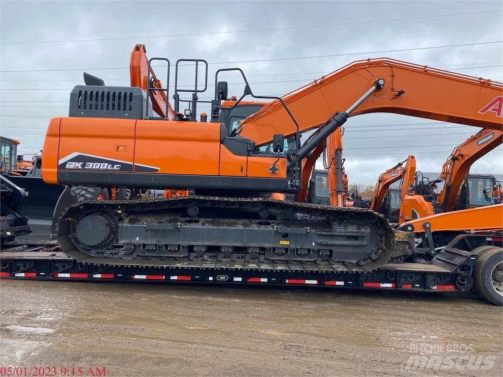 Doosan DX300 LC 大型油圧ショベル12t以上（パワーショベル・ユンボ）