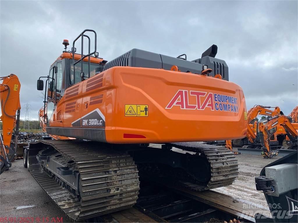 Doosan DX300 LC 大型油圧ショベル12t以上（パワーショベル・ユンボ）