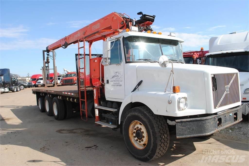 Fassi F230SE ナックルブームローダー