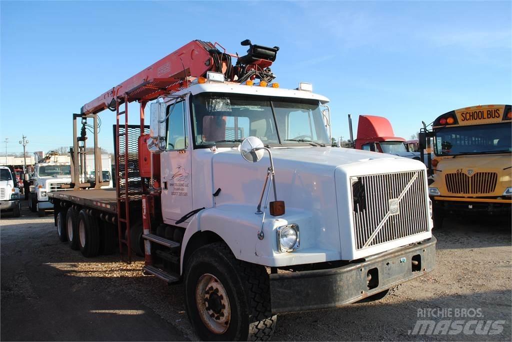 Fassi F230SE ナックルブームローダー