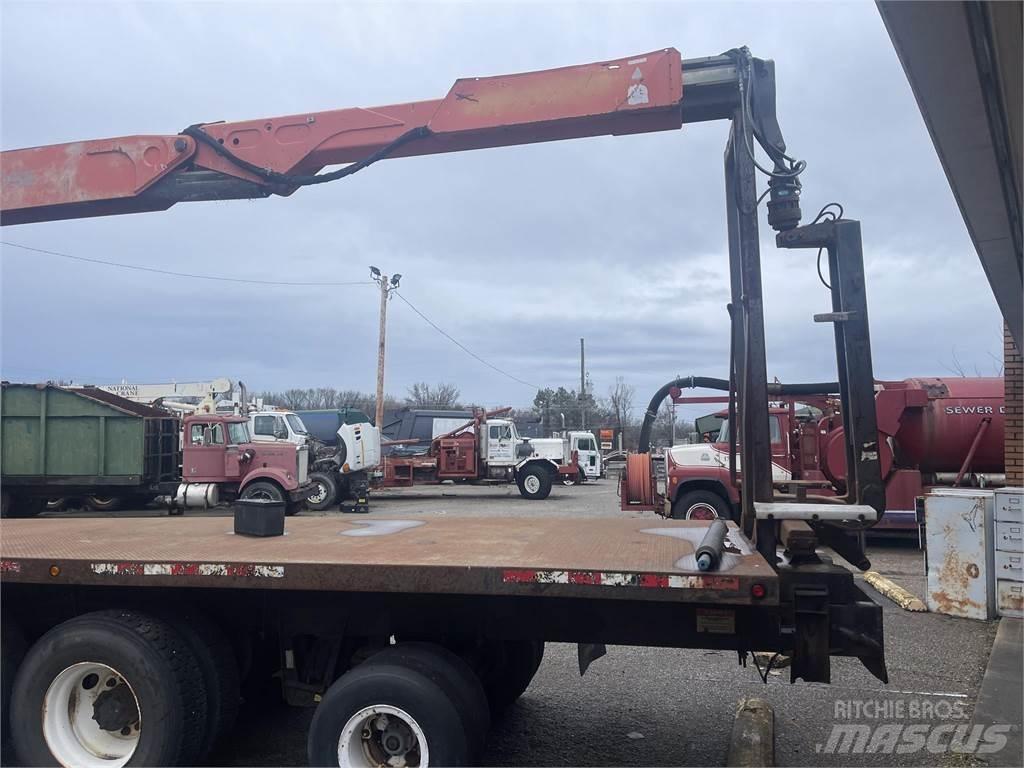 Fassi F230SE ナックルブームローダー