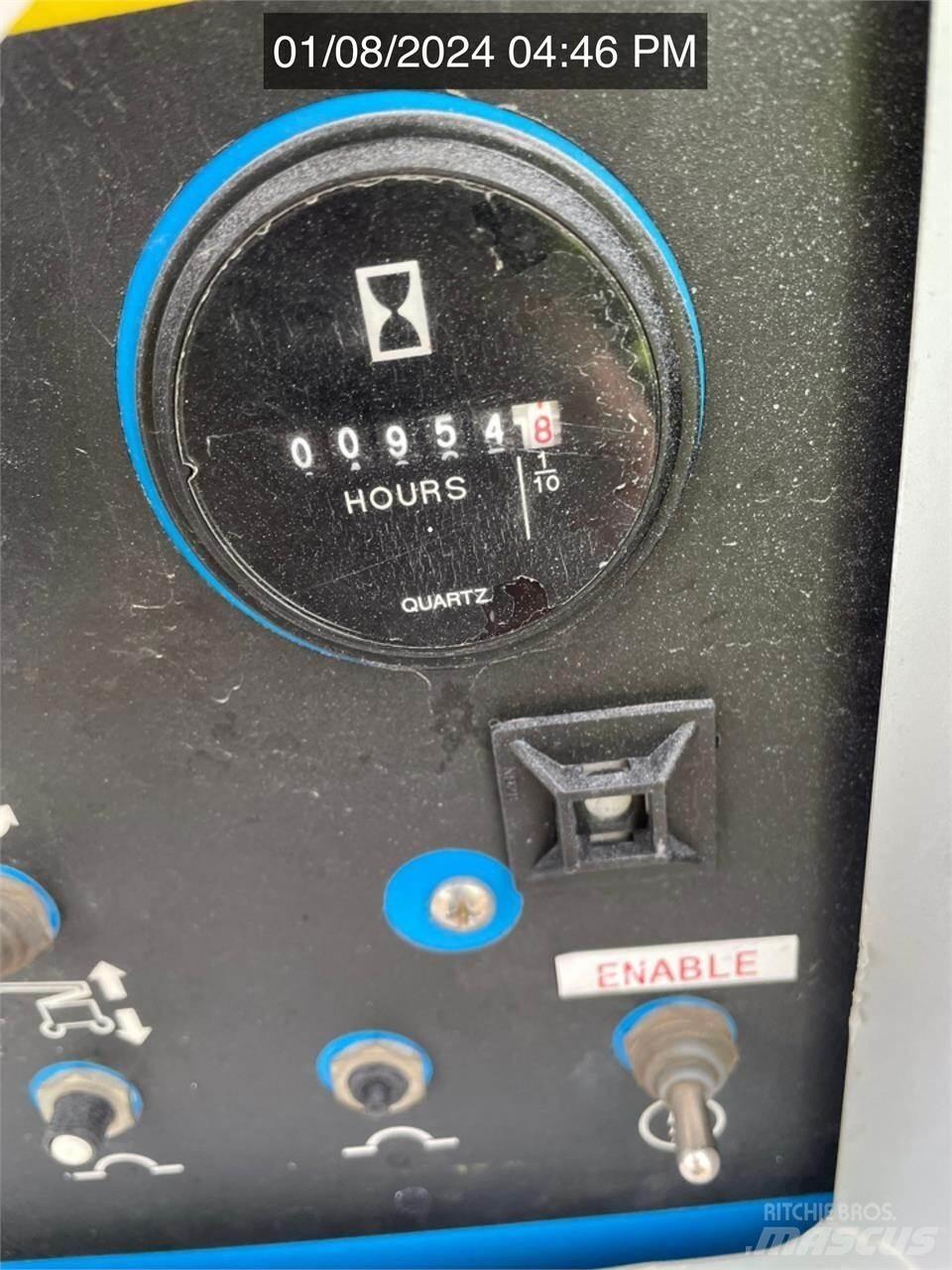 Genie Z40/23N RJ ブームリフト　屈伸型