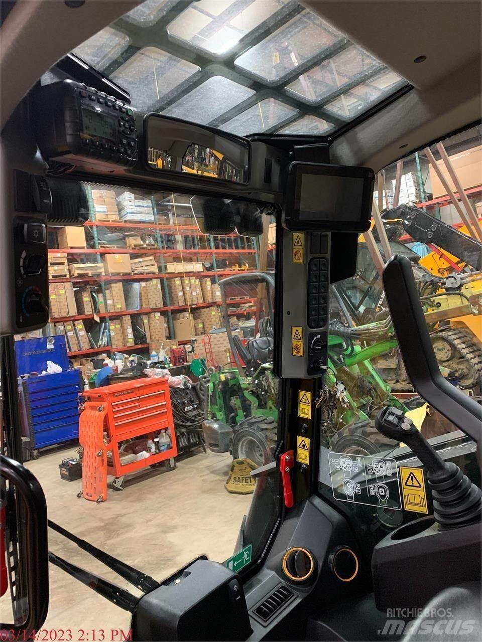 JCB 2TS-7T スキッドステアローダー