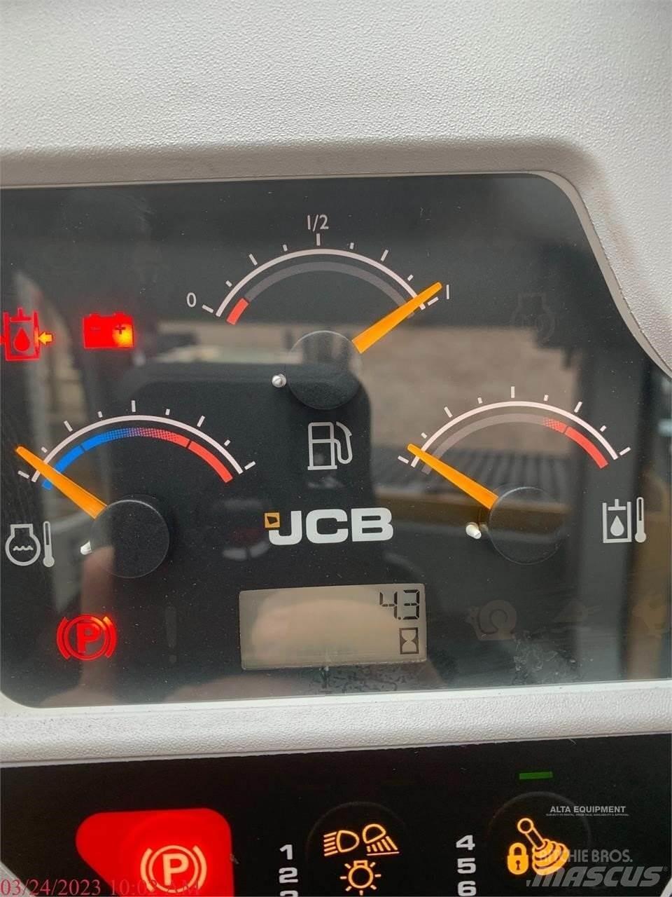 JCB 3TS-8T スキッドステアローダー