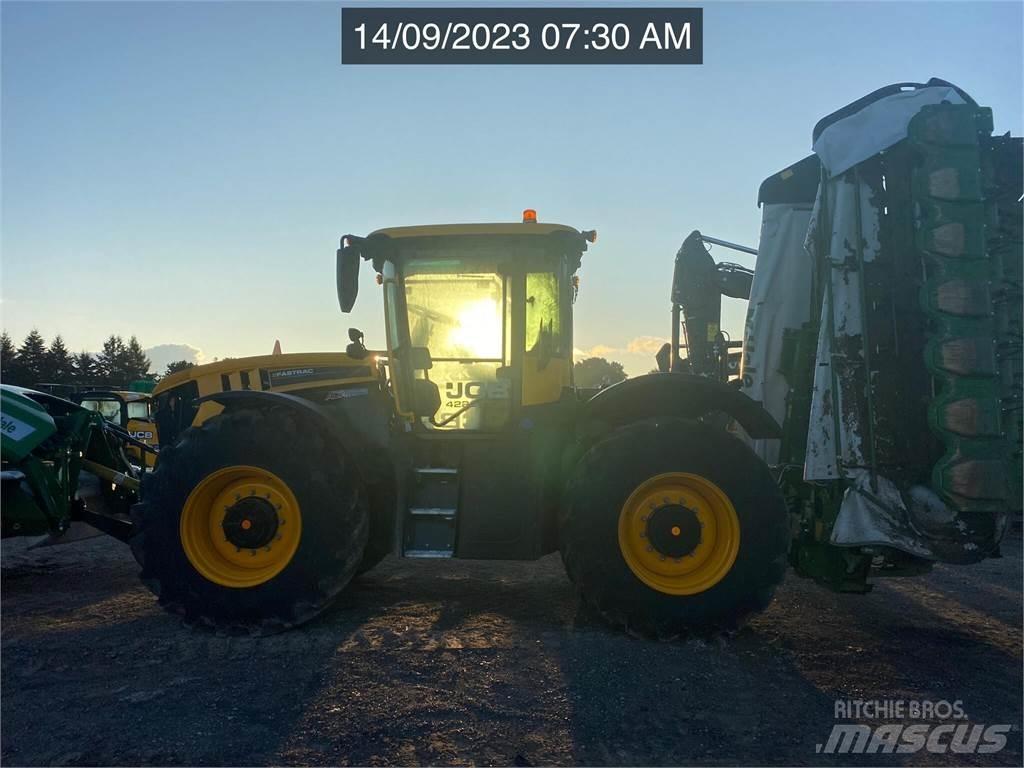 JCB FASTRAC 4220 トラクター