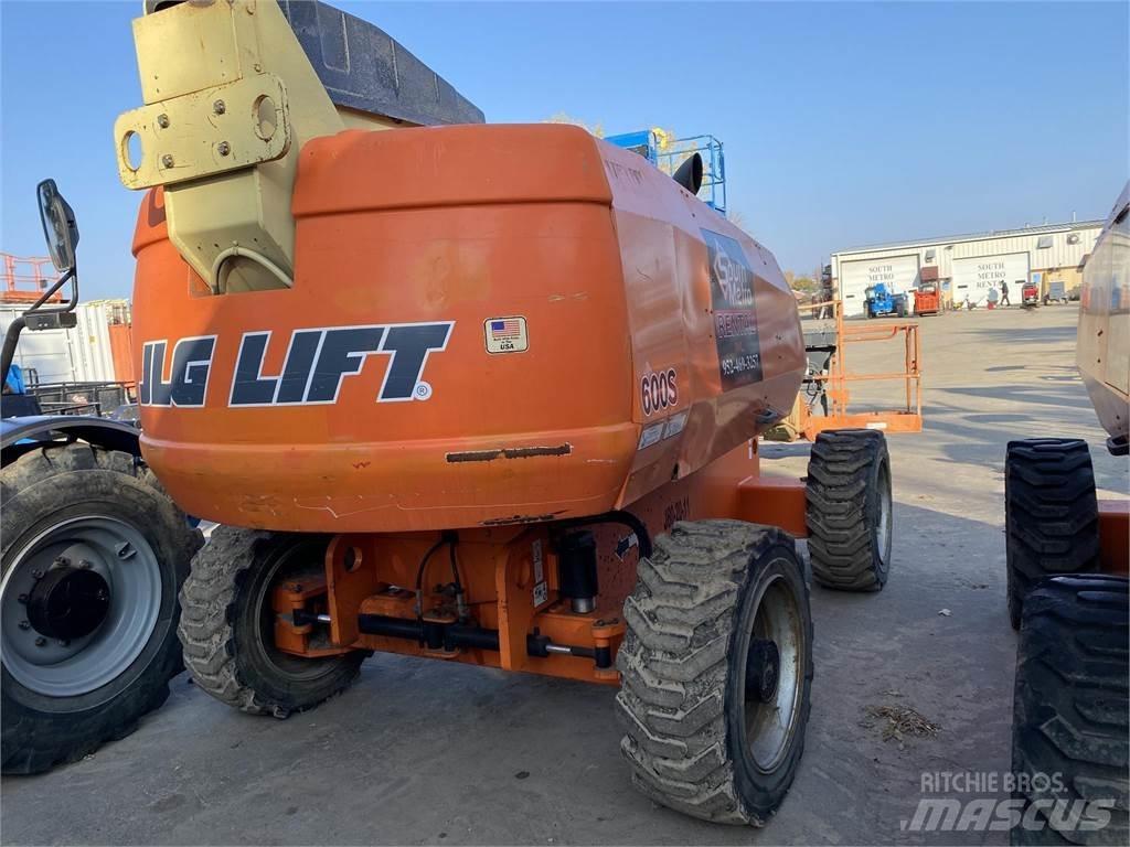 JLG 600S ブームリフト　直伸型