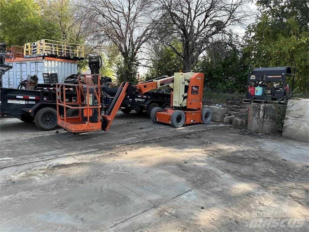 JLG E300AJP ブームリフト　屈伸型