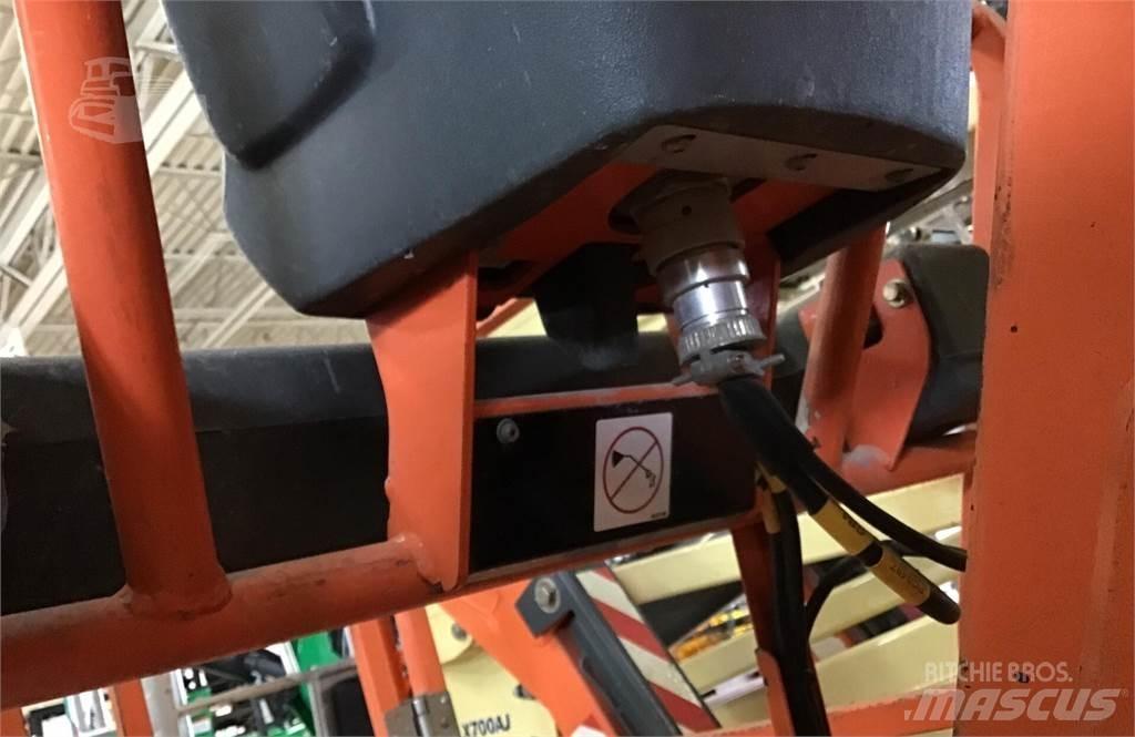 JLG TOUCAN 26E 垂直昇降型リフト