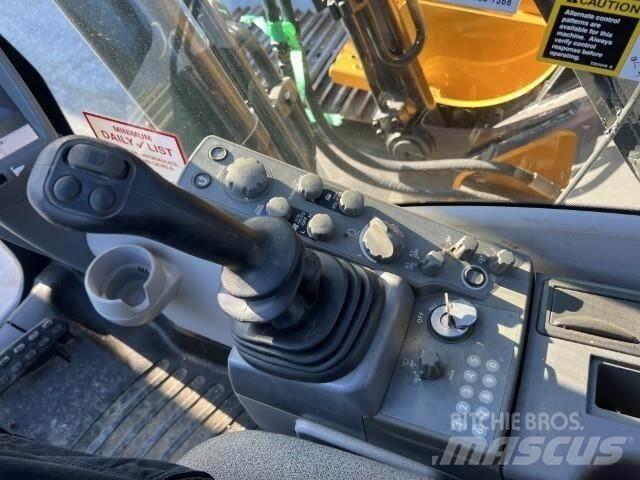 John Deere 210G LC 大型油圧ショベル12t以上（パワーショベル・ユンボ）