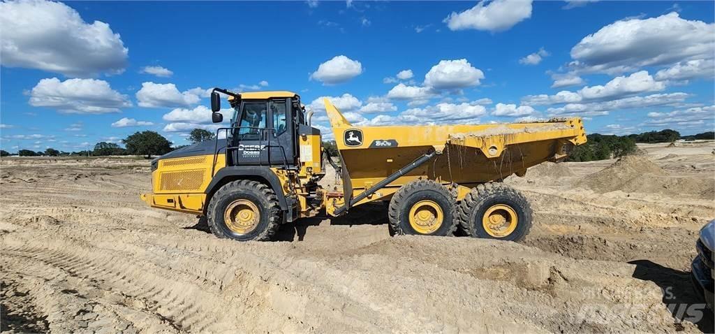 John Deere 310E アーティキュレート式ダンプトラック