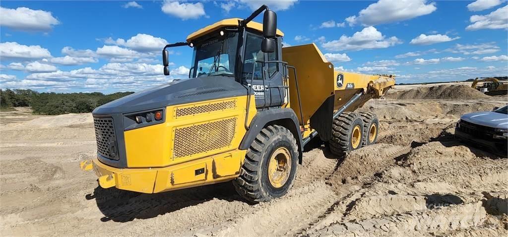 John Deere 310E アーティキュレート式ダンプトラック