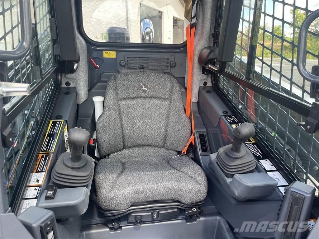 John Deere 333G スキッドステアローダー