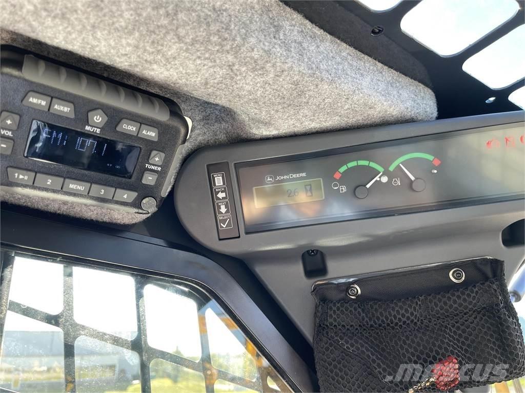 John Deere 333G スキッドステアローダー