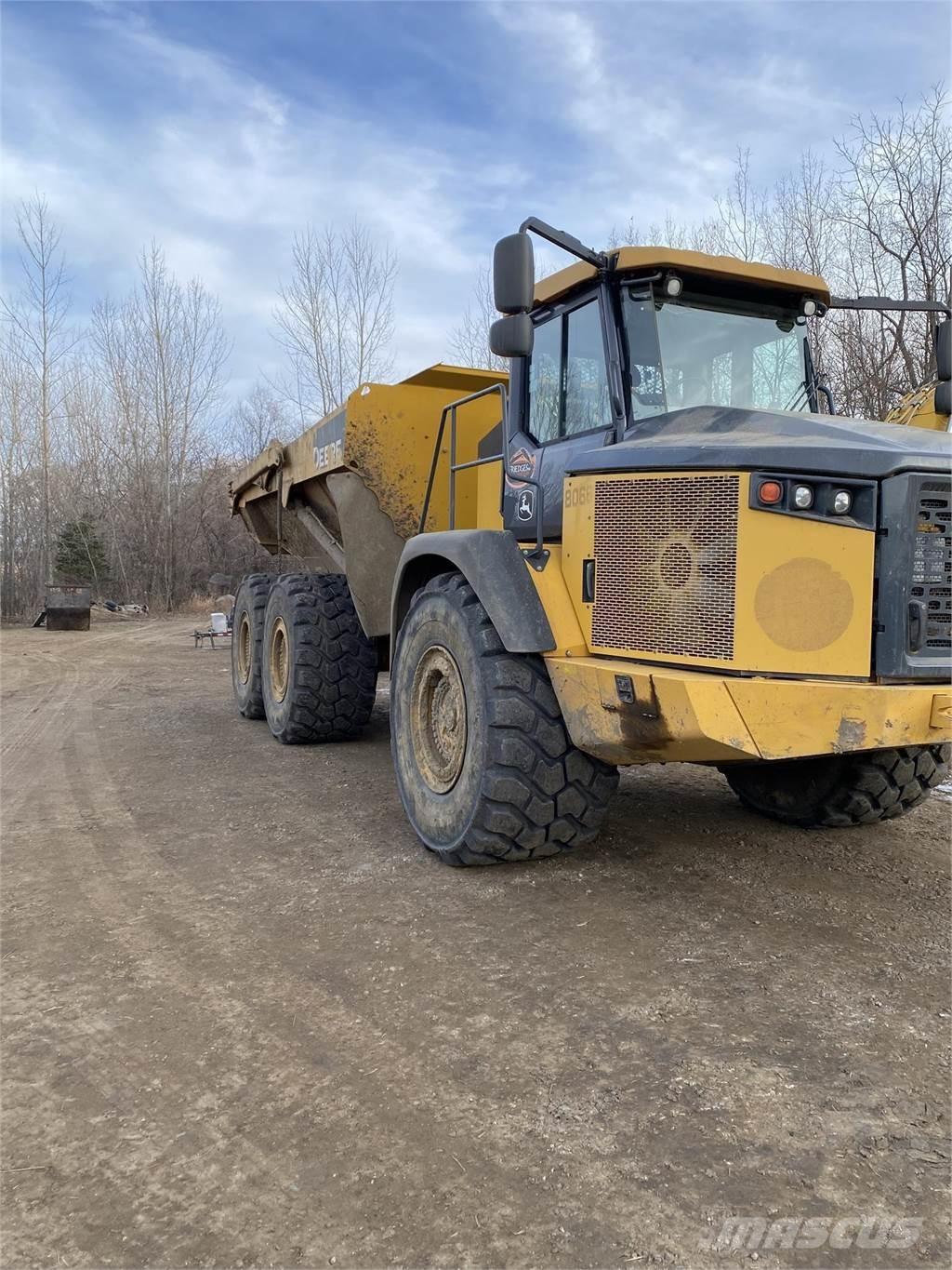 John Deere 410E アーティキュレート式ダンプトラック