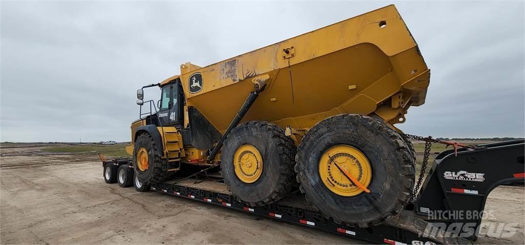 John Deere 460E 給水車