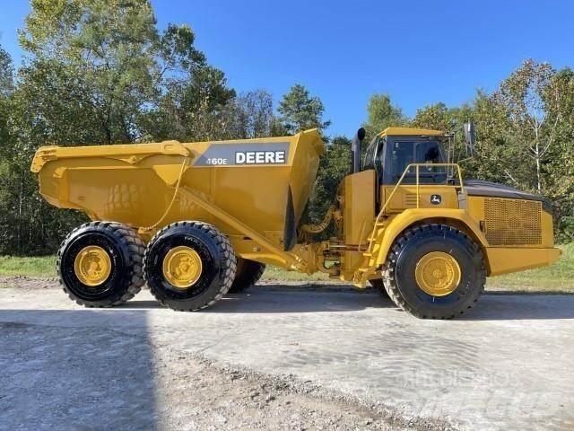 John Deere 460E アーティキュレート式ダンプトラック