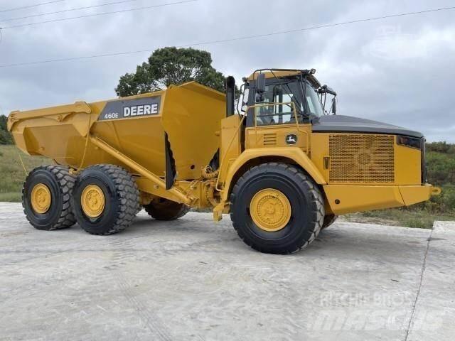 John Deere 460E アーティキュレート式ダンプトラック