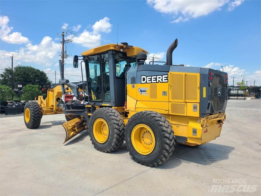 John Deere 672G モーターグレーダー