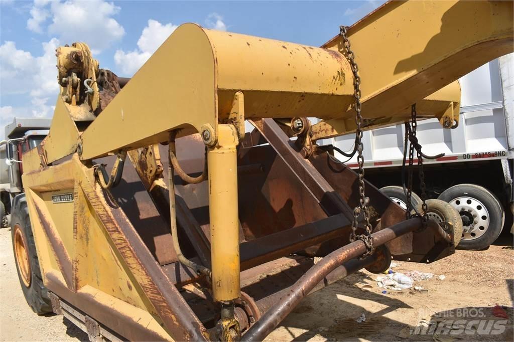 John Deere 760A スクレイパー