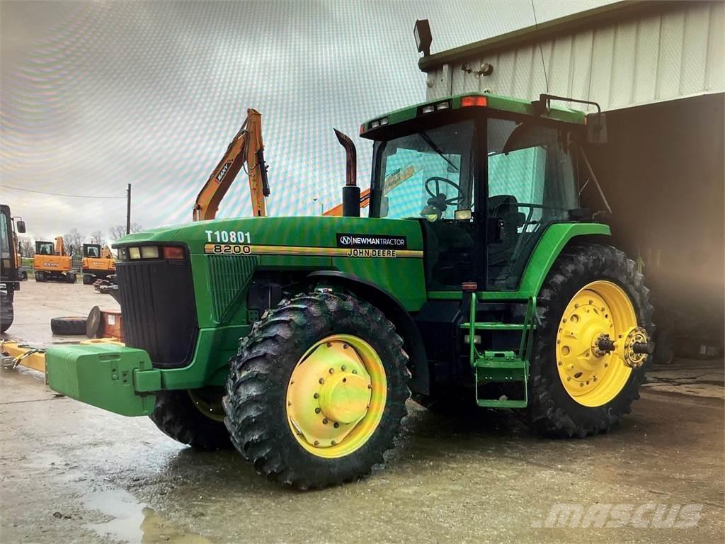 John Deere 8200 トラクター