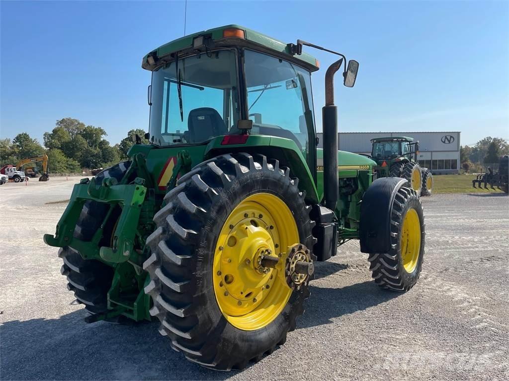 John Deere 8200 トラクター