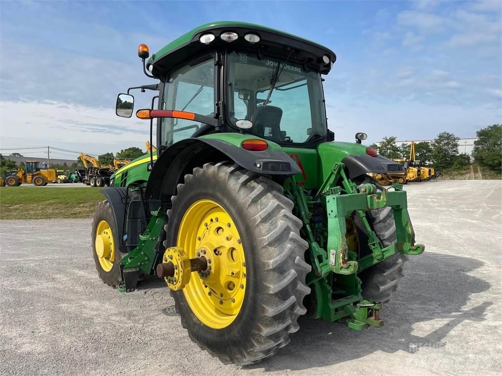 John Deere 8245R トラクター