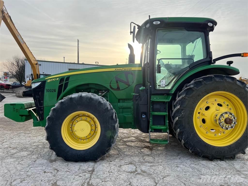 John Deere 8270R トラクター
