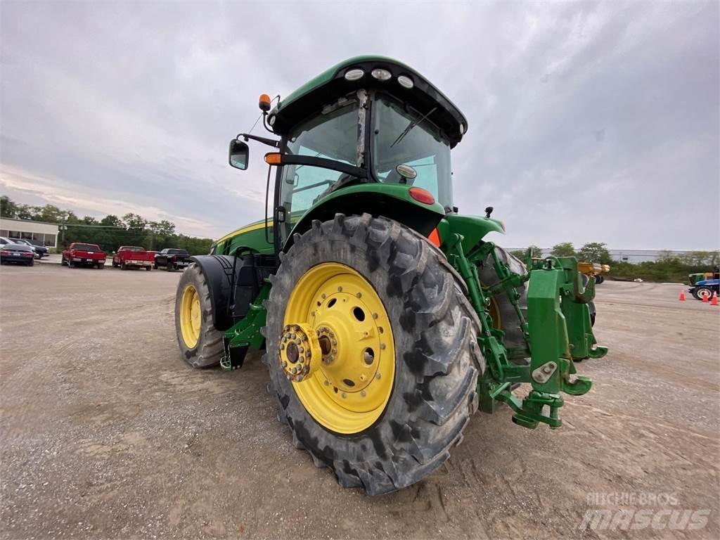 John Deere 8345R トラクター