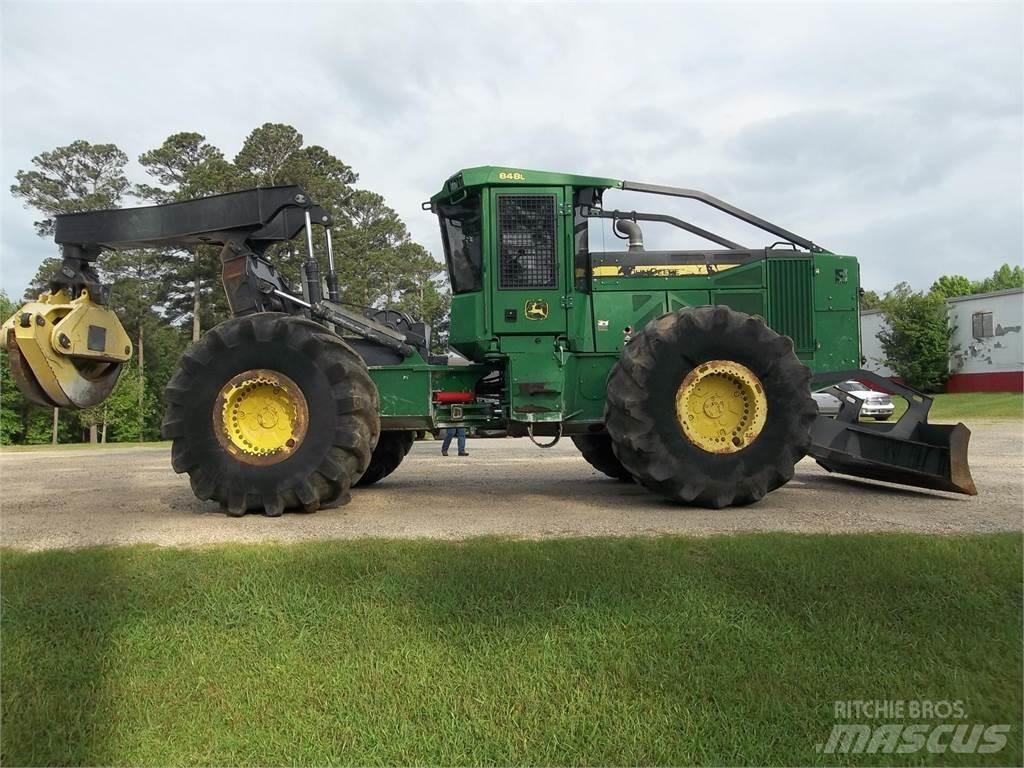 John Deere 848L スキッダー