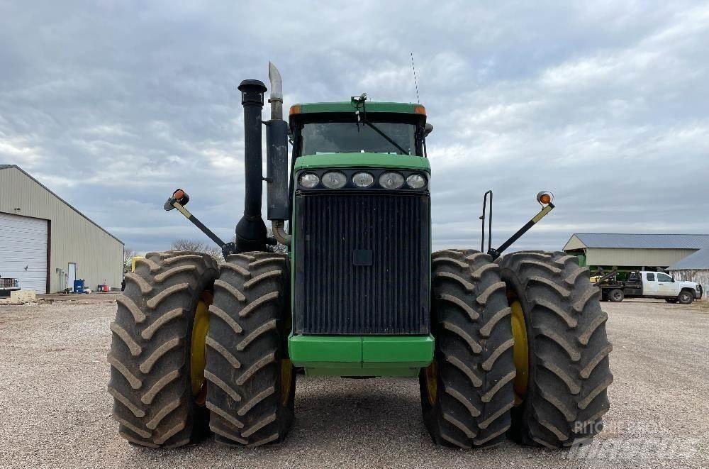 John Deere 9220 トラクター