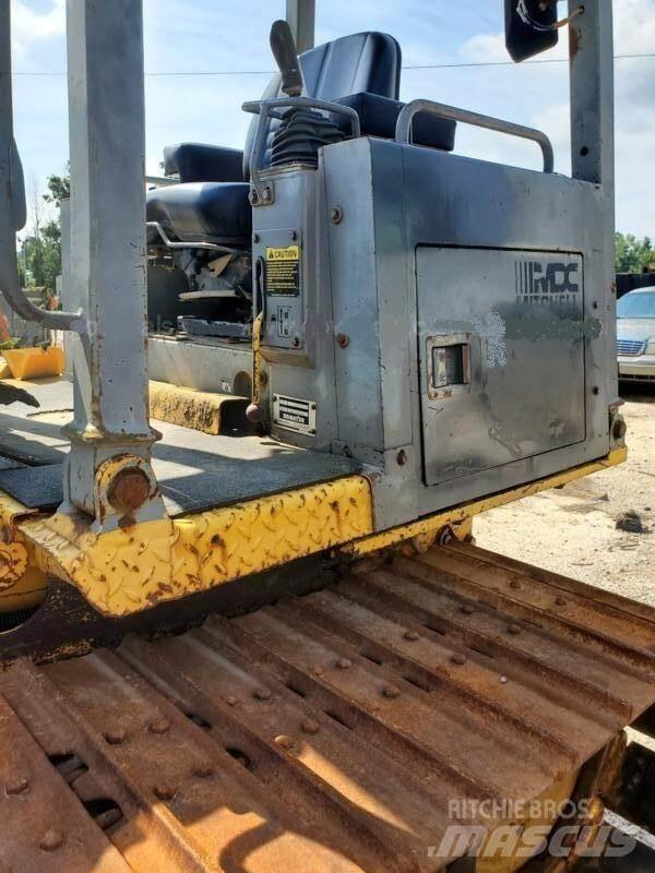Komatsu D38P-1 LGP ブルドーザー