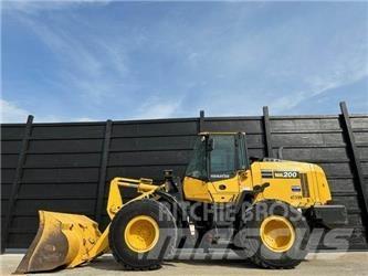 Komatsu WA200-8 ホイールローダー・タイヤショベル