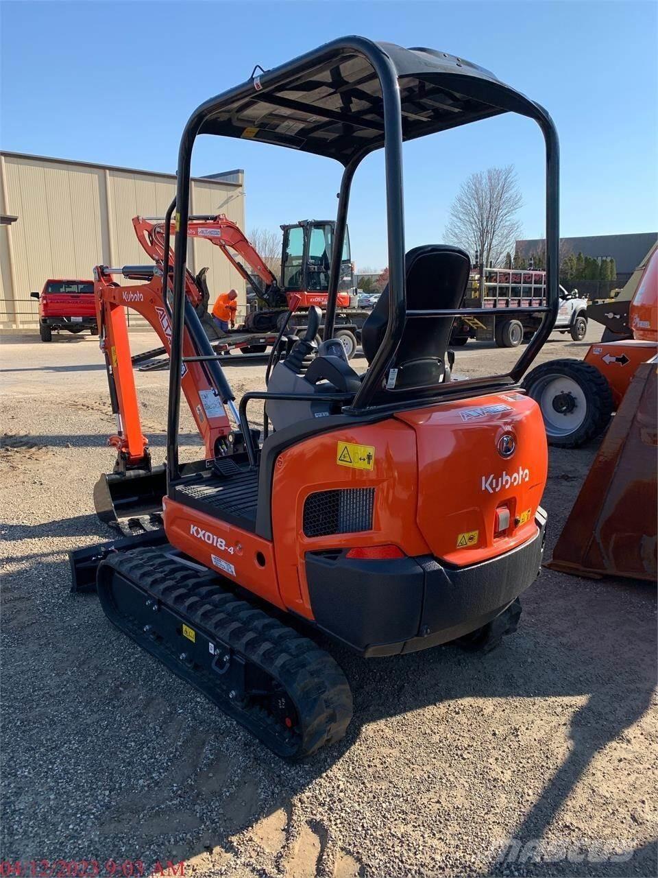 Kubota KX018-4 ミニ油圧ショベル 7t以下（ミニユンボ・ミニディガー）