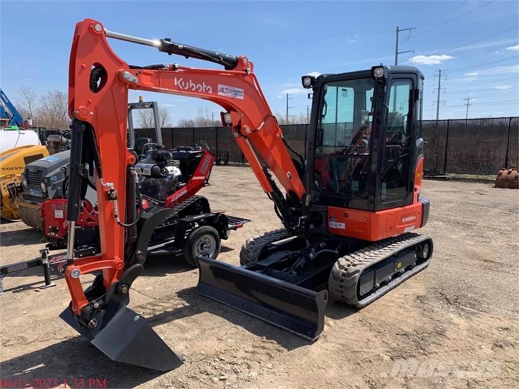 Kubota KX033-4 ミニ油圧ショベル 7t以下（ミニユンボ・ミニディガー）