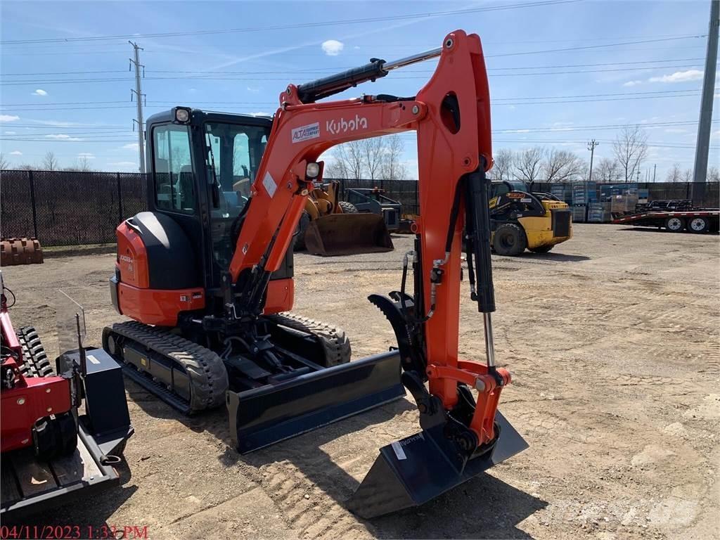 Kubota KX033-4 ミニ油圧ショベル 7t以下（ミニユンボ・ミニディガー）